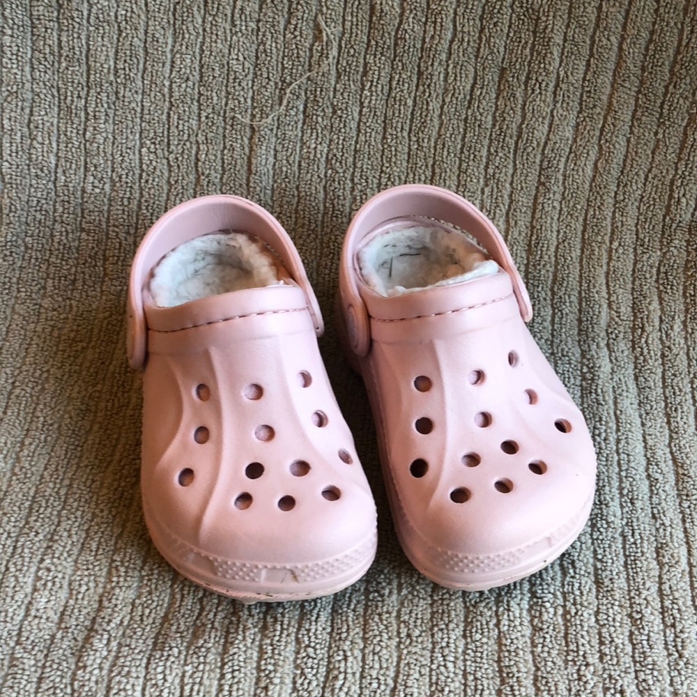 Lined crocs